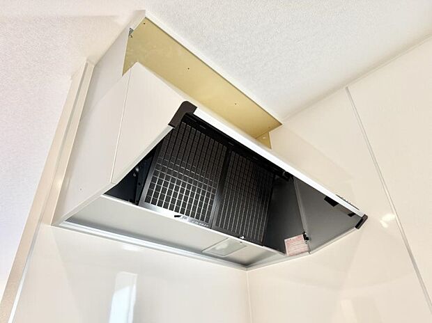 【レンジフード】■フードに覆われている為、匂いが換気扇に誘導され、効率的に排煙ができます