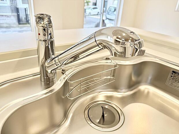 【浄水器】■清潔でおいしい水を手軽に供給してくれます