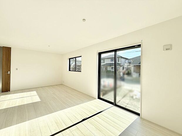 【リビング】■くつろぎと笑顔が集まる、心温まるリビング