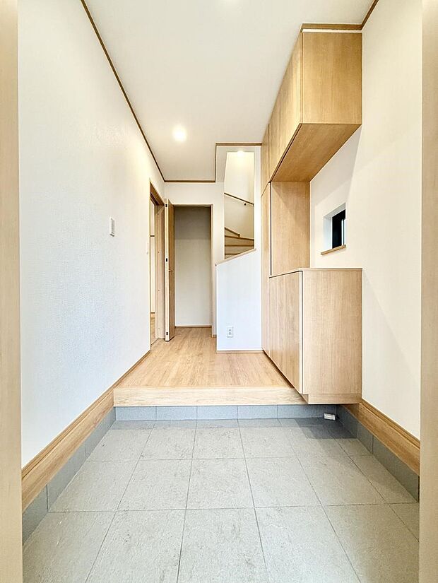 【玄関】■ ここから始まる一日、すっきり整った玄関