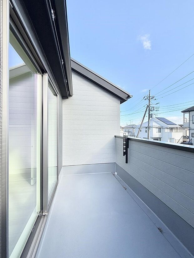 【バルコニー】■ 自然を身近に感じる、開放的なバルコニー