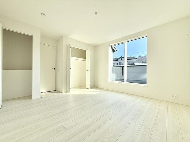 【寝室】■家具をうまく配置すれば広々とした空間を使い動きやすく、リラックスした時間が過ごせます