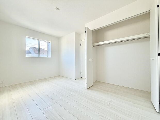 【子供部屋】■家具やレイアウトを自由に配置できるため使い勝手が良く快適に過ごせます