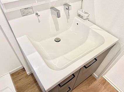 ハンドシャワー付洗面台