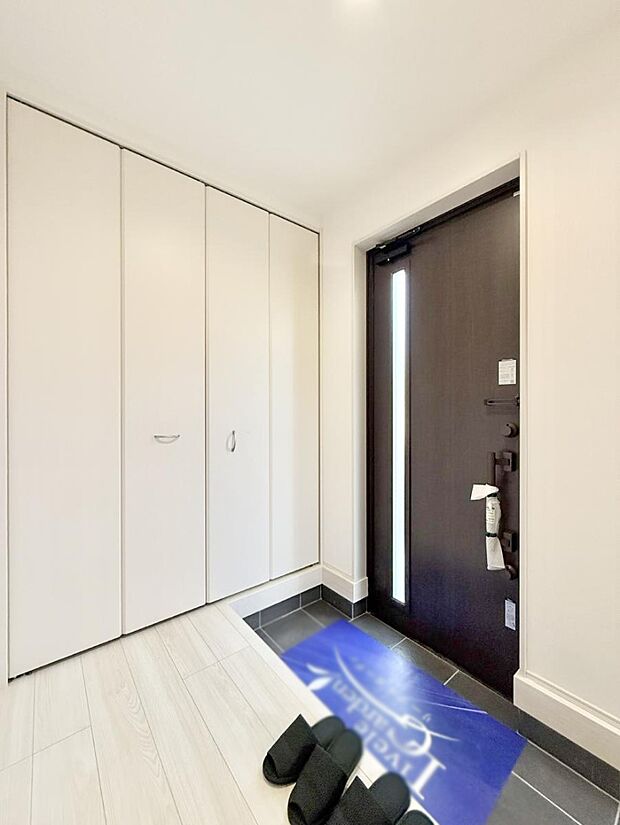 【玄関】■ ここから始まる一日、すっきり整った玄関