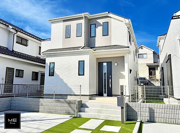 【現地外観写真】■暮らしを彩る充実した設備仕様が備わった住まい