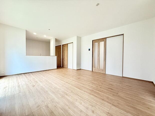 【ダイニング】■ふとした瞬間に幸せを感じる、心地よい場所