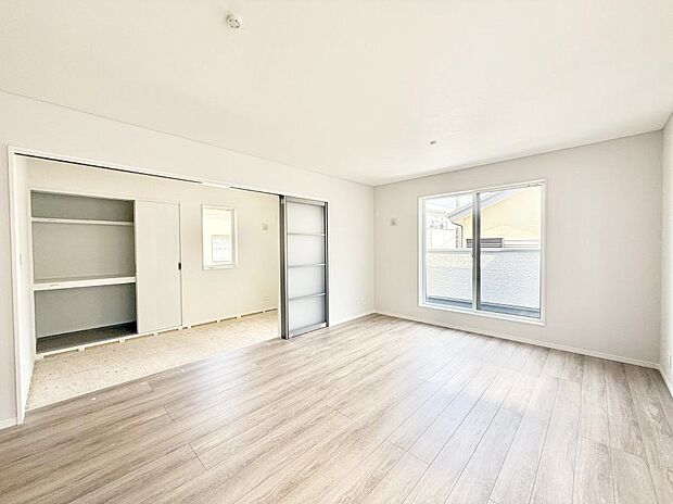 【ダイニング】■ふとした瞬間に幸せを感じる、心地よい場所