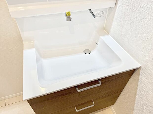 【ハンドシャワー付洗面台】■手洗いや顔を洗う時も快適に使える便利なシャワー