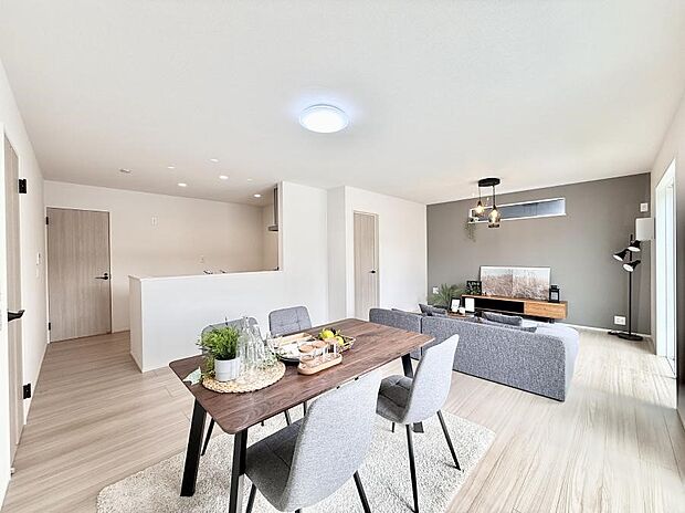 【ダイニング】■自然と心がほどける、リラックスできる場所