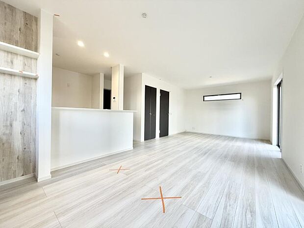 【リビング】■光と風を感じる、リラックスできる空間