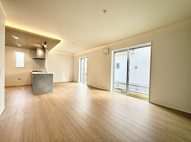 【リビングダイニング】■シンプルだけど贅沢、大切な人と過ごす心がほどける空間