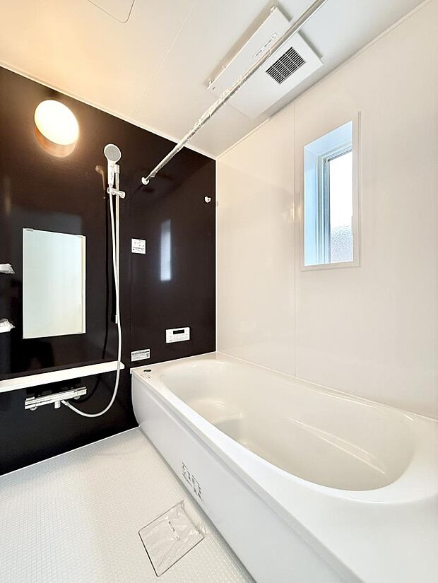 【浴室】■リラックスできる、穏やかな雰囲気です