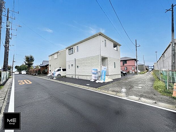 【前面道路含む現地写真】■家族とのお出かけが楽しくなる環境です