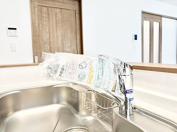 【浄水器】■清潔でおいしい水を手軽に供給してくれます