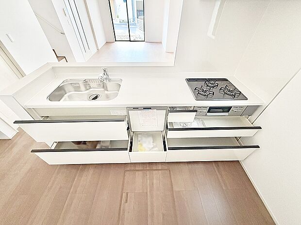 【キッチン】■家族の絆を深める、温もりのあるキッチン