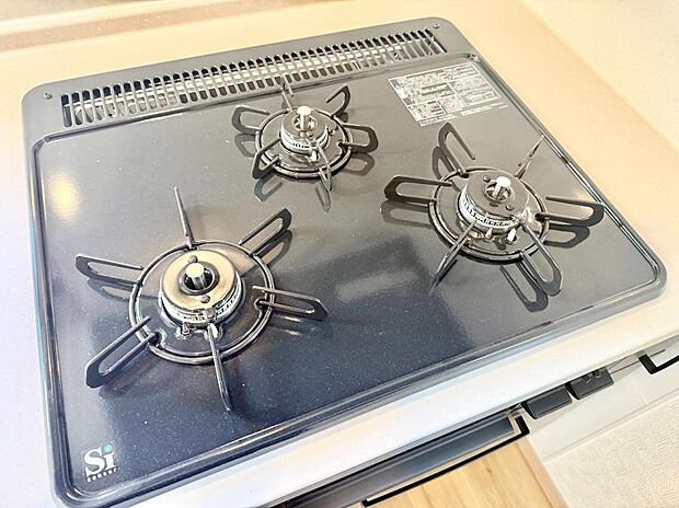 【3口ガスコンロ】■複数の鍋が同時に使えますね