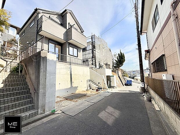 【前面道路含む現地写真】■新しい時代の息吹を感じる、心地よい環境