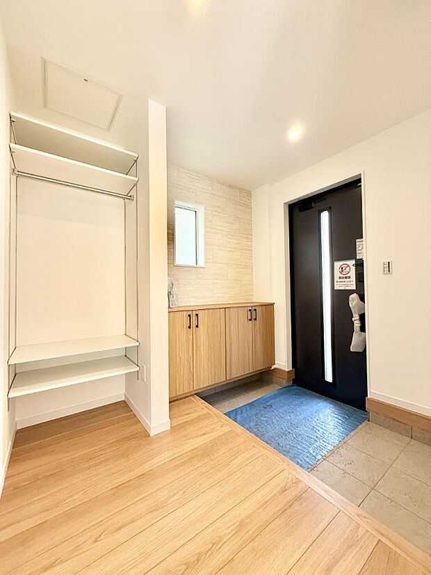 【玄関】■ ここから始まる一日、すっきり整った玄関