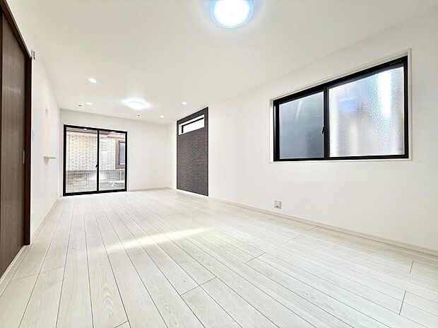 【ダイニング】■ふとした瞬間に幸せを感じる、心地よい場所