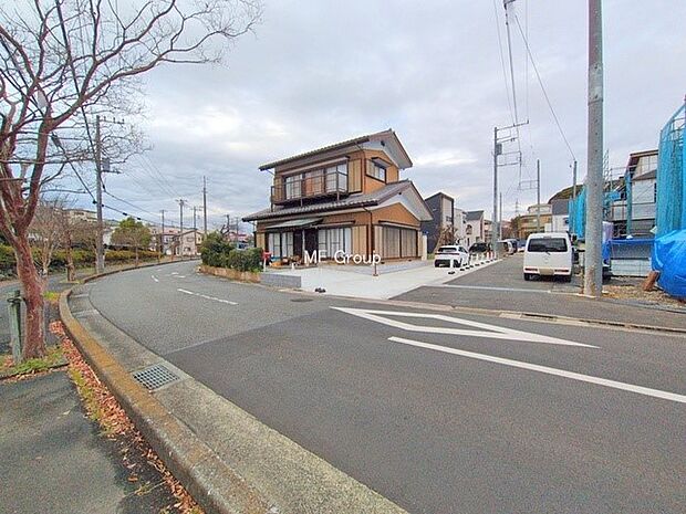 【前面道路含む現地写真】■新しい住まい、街の新しい風景