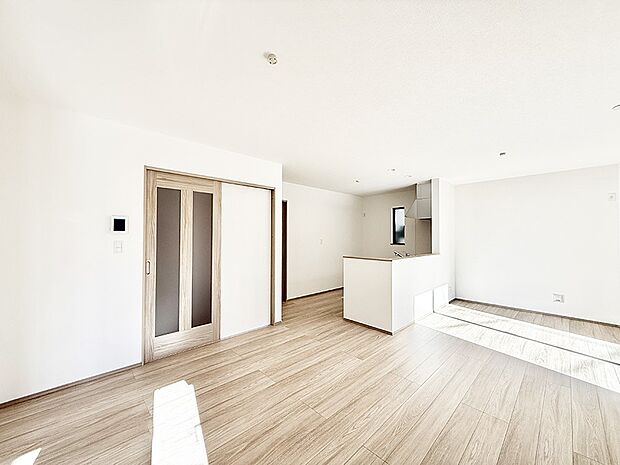 【リビング】■くつろぎと笑顔が集まる、心温まるリビング