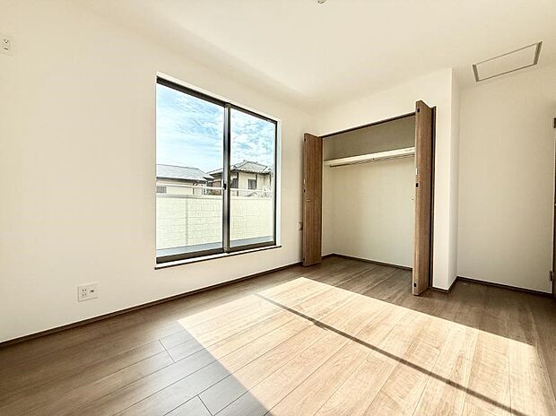 【寝室】■快適な環境で、日常の疲れを癒せる空間