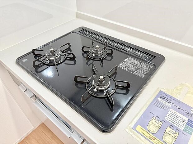 【3口ガスコンロ】■一度に多くの料理ができ便利で効率的