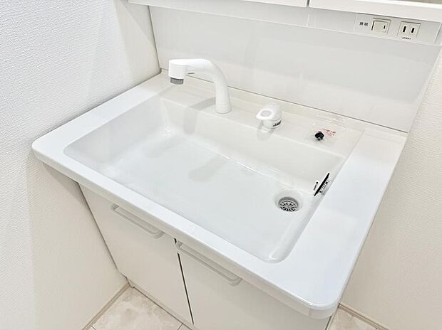 【ハンドシャワー付洗面台】■手洗いや顔を洗う時も快適に使える便利なシャワー
