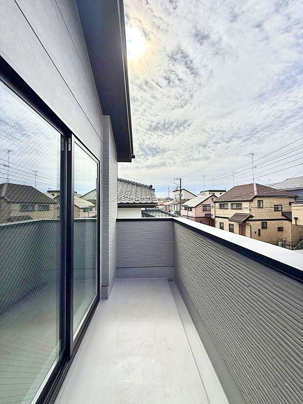 【駐車場】■自宅にある駐車スペースなので安心ですね