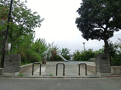 片岡矢畑公園 700m(9分)
