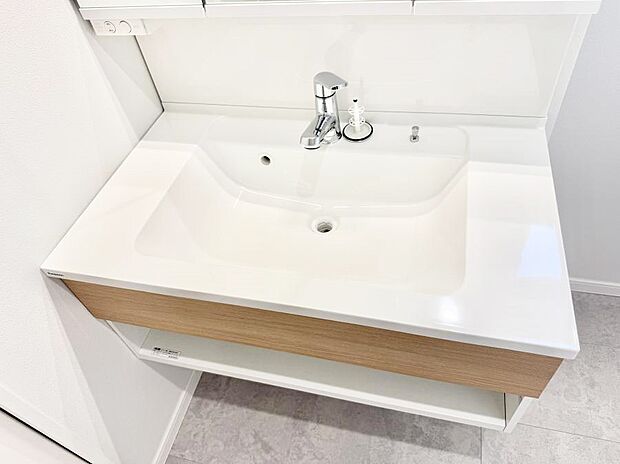 【ハンドシャワー付洗面台】■手洗いや顔を洗う時も快適に使える便利なシャワー