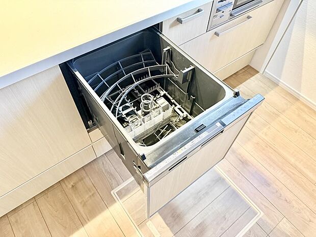 【食洗機】■手間なく洗浄！食器をピカピカに仕上げてくれます