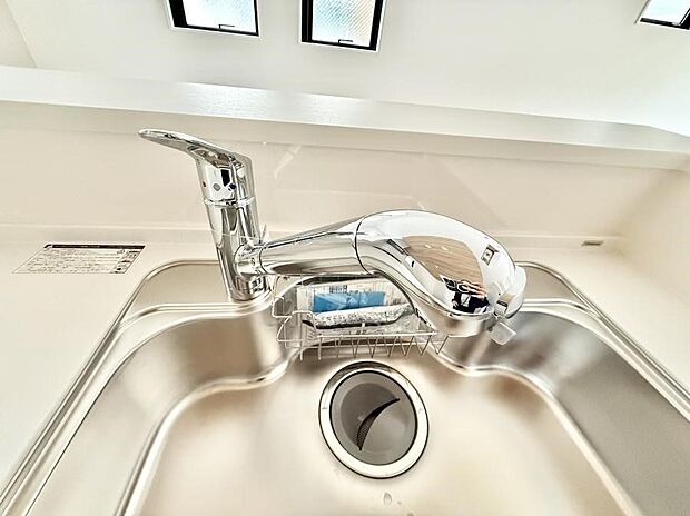 【浄水器】■清潔でおいしい水を手軽に供給してくれます