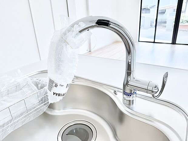 【浄水器】■清潔でおいしい水を手軽に供給してくれます