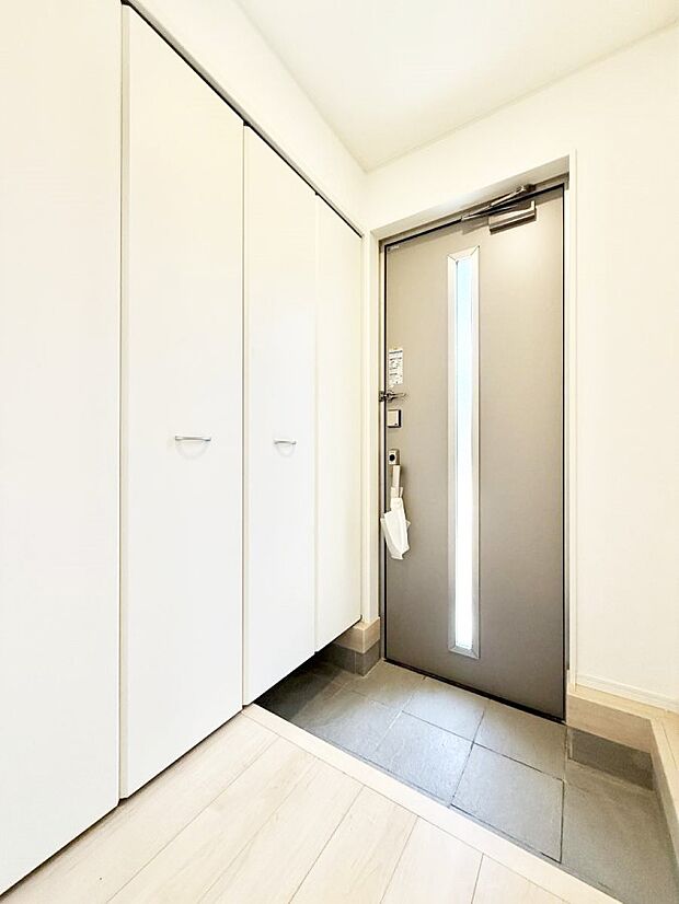 【玄関】■ ここから始まる一日、すっきり整った玄関