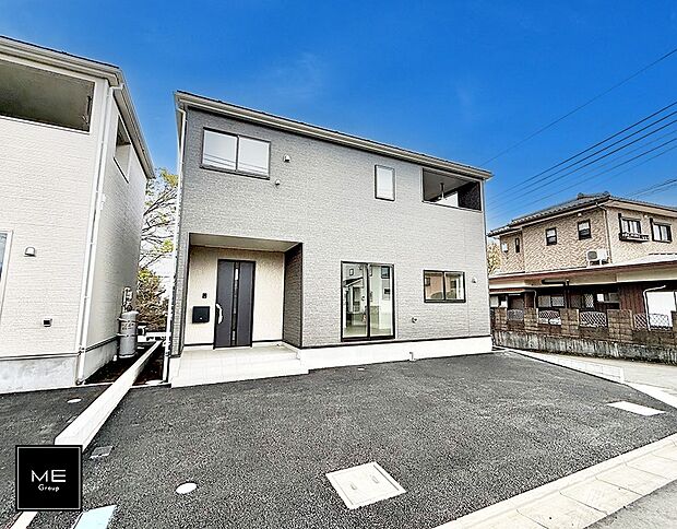 【現地外観写真】■暮らしを彩る充実した設備仕様が備わった住まい