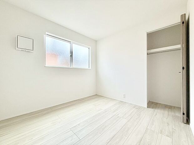 【洋室】■静かな洋室で読書や趣味に集中できる場所