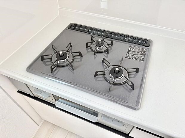 【3口ガスコンロ】■一度に多くの料理ができ便利で効率的