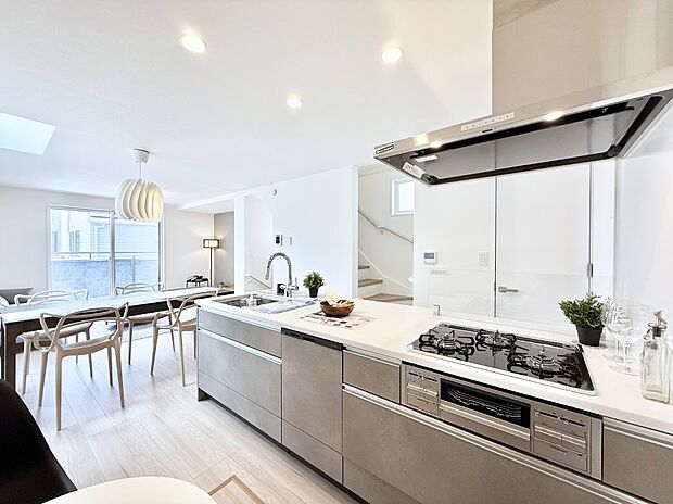 【キッチン】■家族の絆を深める、温もりのあるキッチン