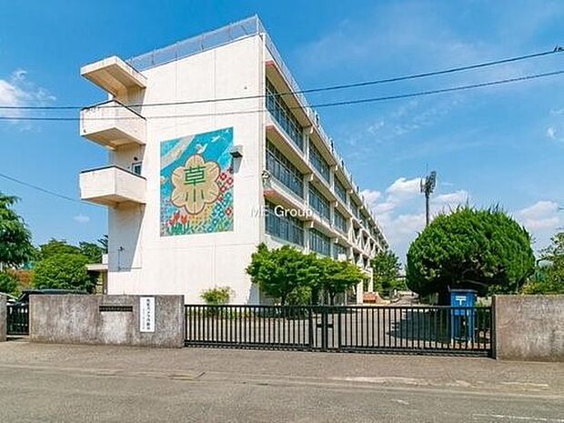 あきる野市立草花小学校(約400m・徒歩5分)