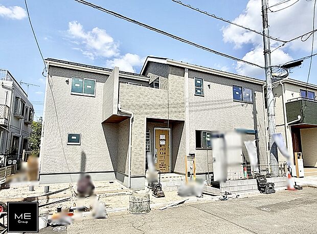【現地外観写真】■暮らしを彩る充実した設備仕様が備わった住まい