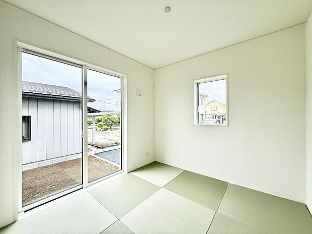 【リビング以外の居室】2号棟 ■シンプルで使いやすい空間がスッキリ感じられます