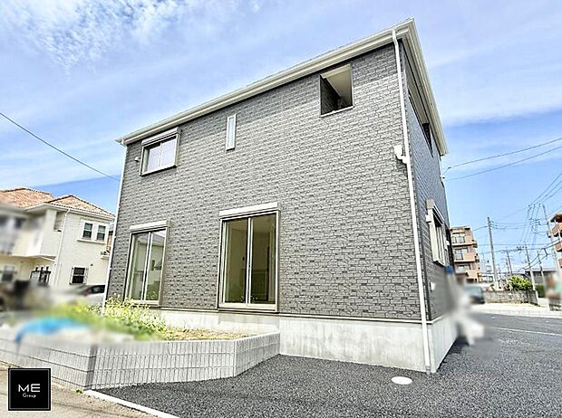 【現地外観写真】2号棟 ■家族みんなが笑顔で過ごせる、安心感のある住まい