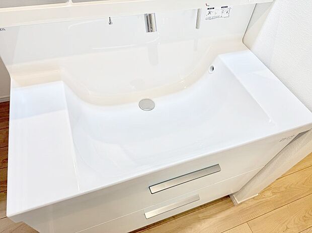 【ハンドシャワー付洗面台】■手洗いや顔を洗う時も快適に使える便利なシャワー