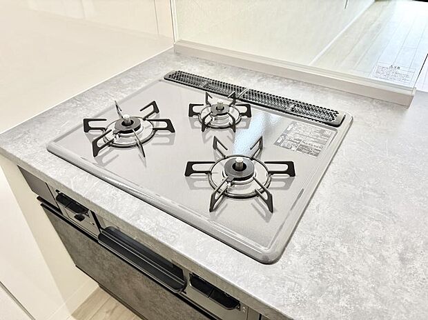 【3口ガスコンロ】■一度に多くの料理ができ便利で効率的
