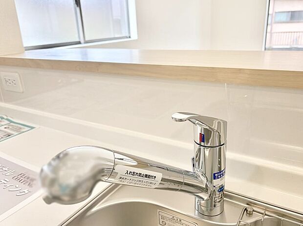 【浄水器】■清潔でおいしい水を手軽に供給してくれます