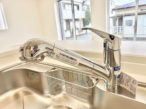【浄水器】■清潔でおいしい水を手軽に供給してくれます