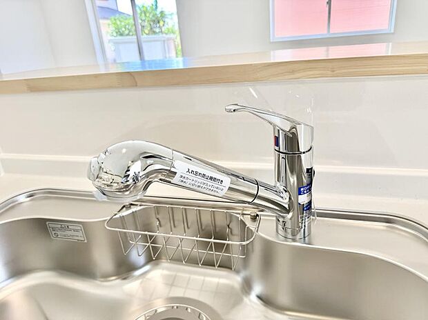 【浄水器】■清潔でおいしい水を手軽に供給してくれます
