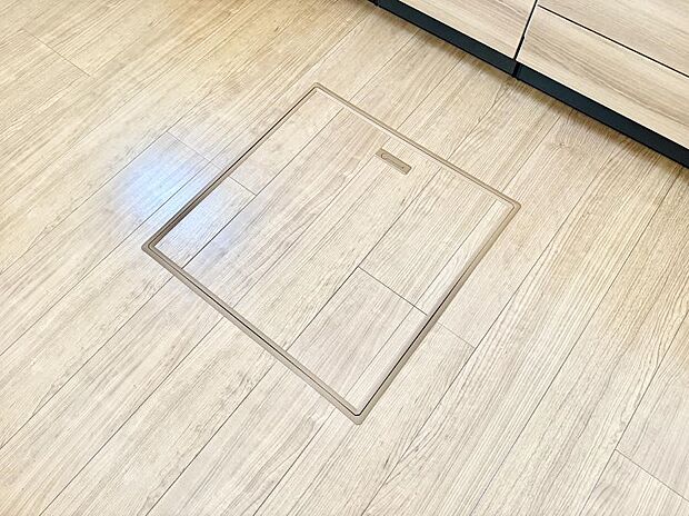 【床下収納】■隠れた収納スペースで家全体がスッキリ